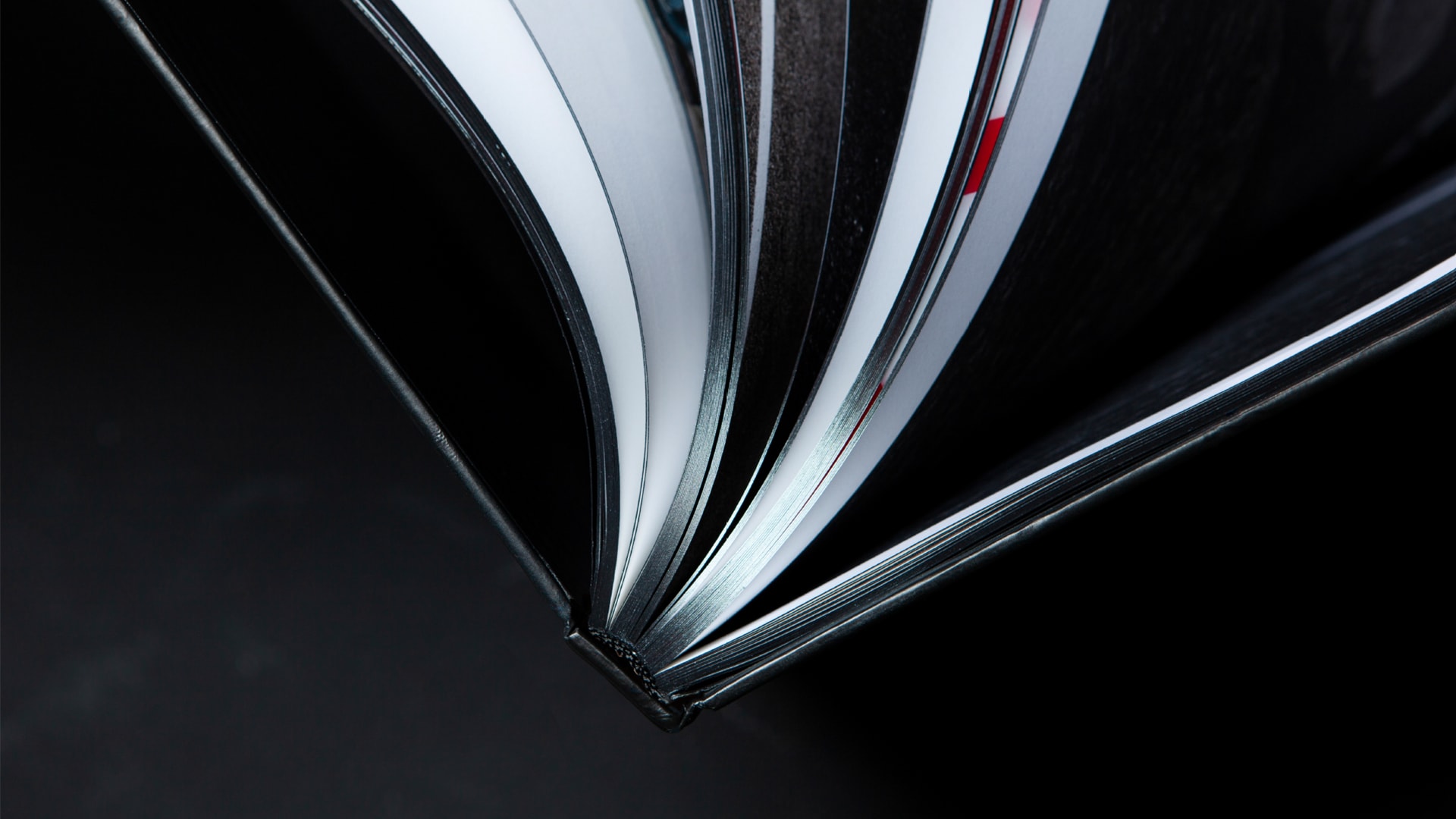 loved-gmbh_storytelling_audi_brandbook-01.jpg