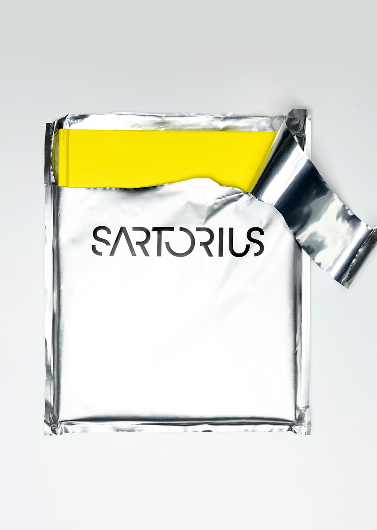 loved-gmbh_branding_sartorius_brandbook-preview_hochformatig.jpg